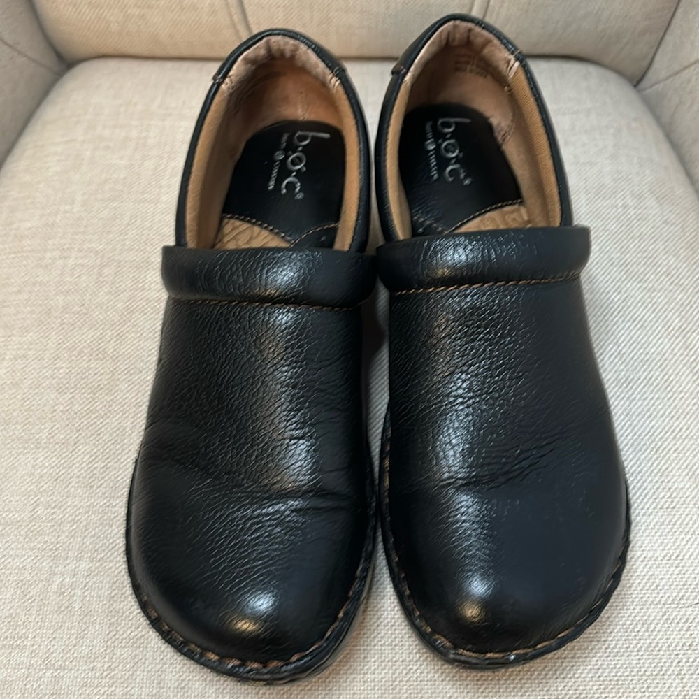 B.O.C. Women’s clogs, black leather